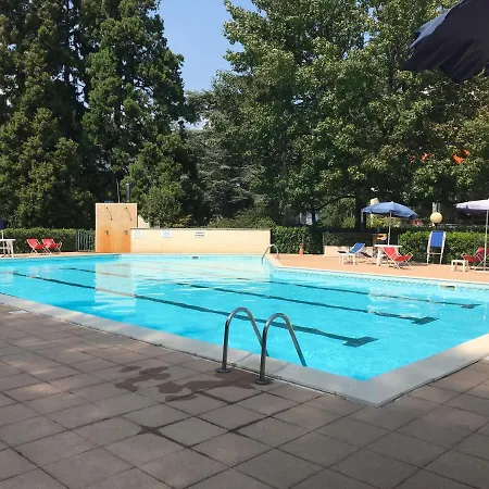 Appartamento Monolocale Sul Lago Con Piscina Dervio
