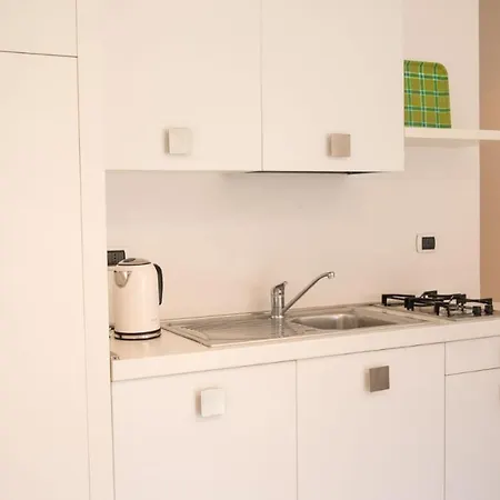 Monolocale Sul Lago Con Piscina Apartment Dervio