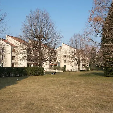 Monolocale Sul Lago Con Piscina Apartment *